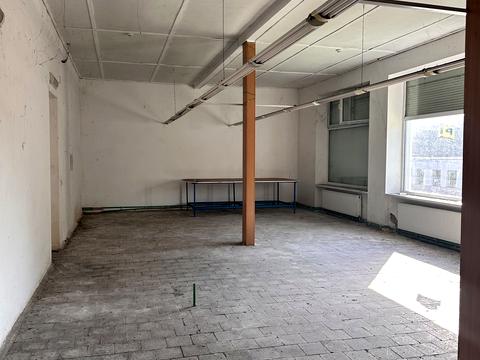коммерческая по адресу Центральна ул., 8