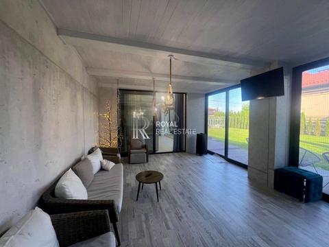 дом по адресу Трояндова