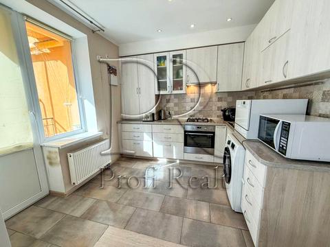 квартира за адресою Печерська вул., 24