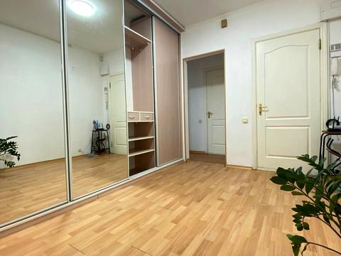 квартира за адресою Академіка Глушкова просп., 19