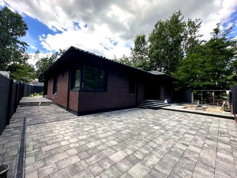 дом по адресу Евгения Коновальца ул.