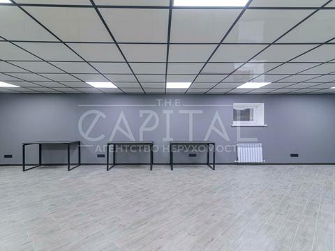 комерційна за адресою Левітана вул., 4