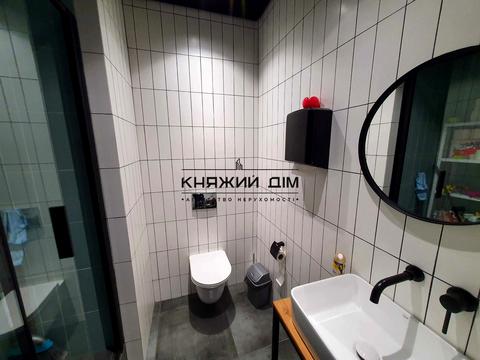 комерційна за адресою Межигірська вул., 3