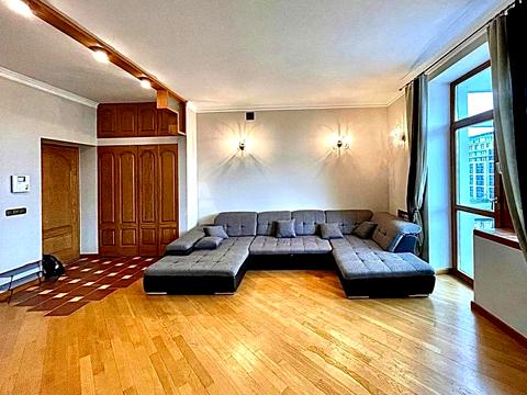 квартира за адресою Київ, Круглоуніверситетська вул., 13