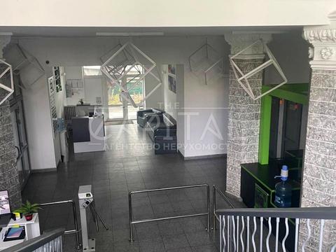 комерційна за адресою Вадима Гетьмана вул., 2