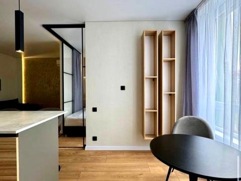 квартира за адресою Космічна вул., 5