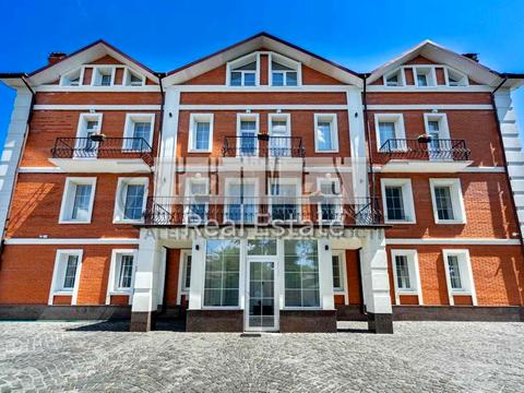 комерційна за адресою Князя Володимира Мономаха вул. (Отто Шмідта), 8