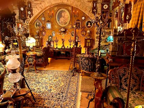 комерційна за адресою Військовий узвіз, 8