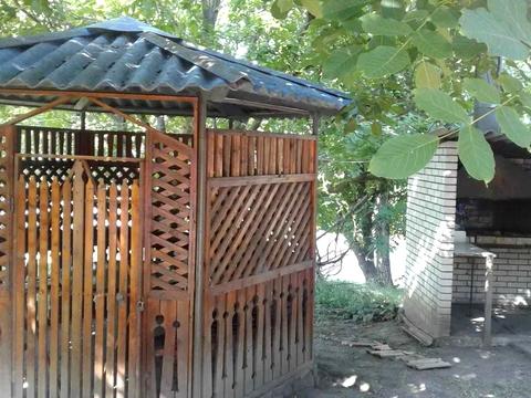 комерційна за адресою Центральна вул. (Леніна), 1а