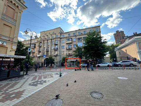 комерційна за адресою Лисенка вул., 4