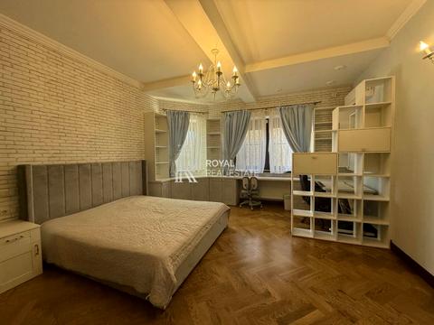 будинок за адресою с. Лісники, квіткова