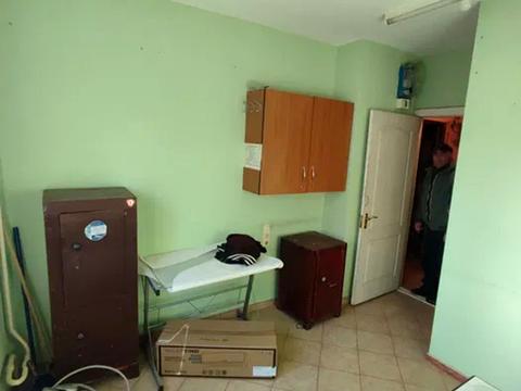 комерційна за адресою Васильківська вул., 38