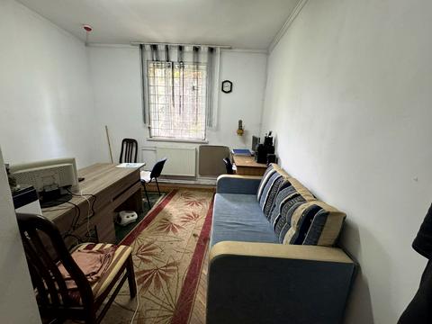 комерційна за адресою Залізнична вул., 16