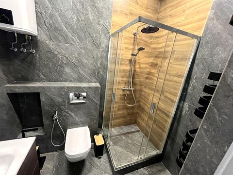 комерційна за адресою Ламана вул., 18