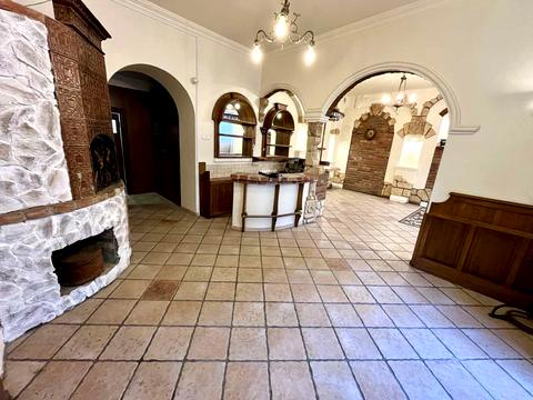 комерційна за адресою Михайла Вербицького вул., 7