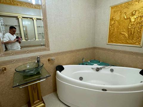 квартира за адресою Мирона Тарнавського вул. (Кутузова), 4