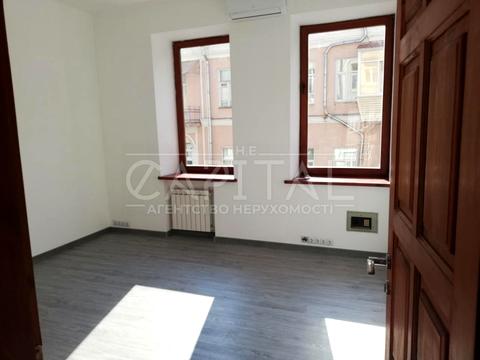 комерційна за адресою Паторжинського, 4