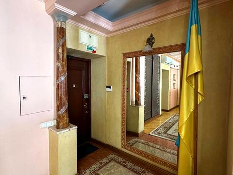 комерційна за адресою Львів, Братів Рогатинців вул., 18