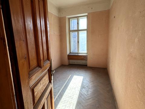 квартира за адресою Євгена Коновальця вул. (), 5