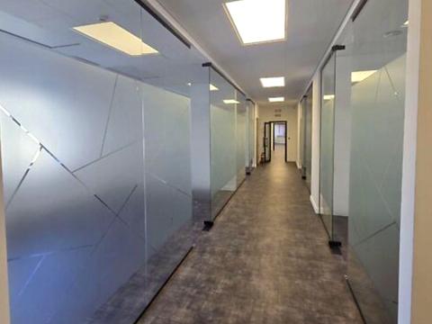 комерційна за адресою Михайла Максимовича вул. (Онуфрія Трутенка), 8