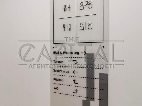 комерційна за адресою Спаська вул., 11