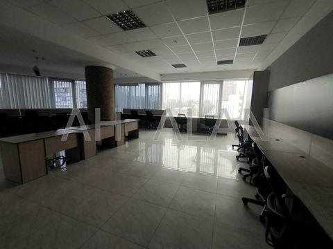 комерційна за адресою Кловський узвіз, 7