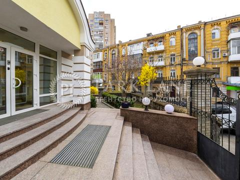 комерційна за адресою Саксаганського вул., 67-А