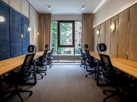 коммерческая по адресу Василя Тютюнника, 28а