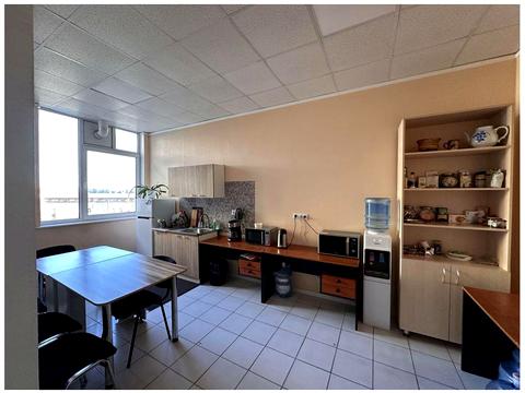 комерційна за адресою Кирилівська вул. (Фрунзе), 160