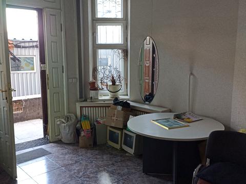 комерційна за адресою Пастера вул., 12