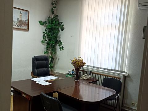 комерційна за адресою Пастера вул., 12