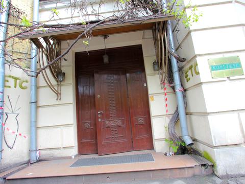 комерційна за адресою Кудрявська вул., 8-А