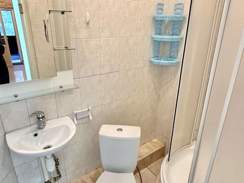 комерційна за адресою Петра Ніщинського вул., 6