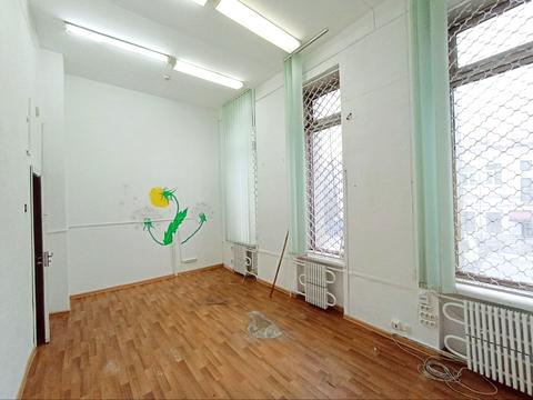 комерційна за адресою Героїв Майдану вул. (Театральна), 10