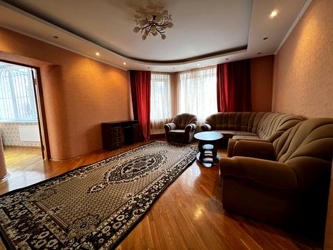 квартира за адресою Зодчих вул., 34