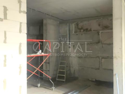 комерційна за адресою Машинобудівників вул., 2