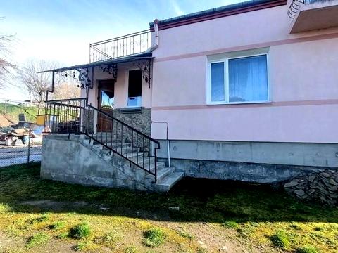 дом по адресу Центральна