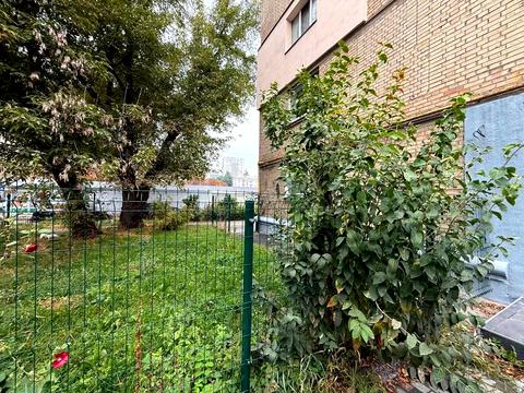 комерційна за адресою Олександра Копиленка вул., 3