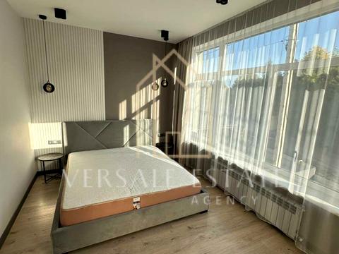 будинок за адресою Пилипа Орлика вул., 42