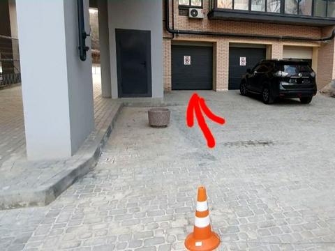 комерційна за адресою Набережна Перемоги вул., 44