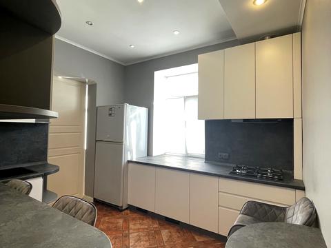 комерційна за адресою Чеховський пров., 8