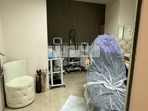 комерційна за адресою Володимира Івасюка просп. (Героїв Сталінграду), 6