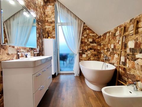 дом по адресу с. Буча, Коновальця