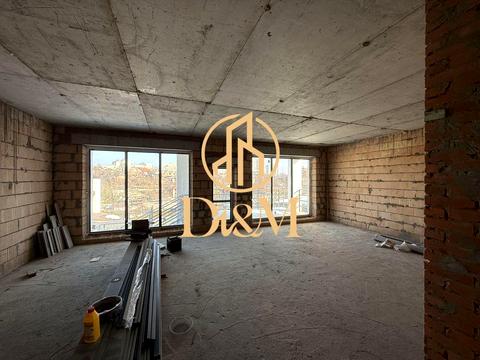 будинок за адресою Листопадна вул.