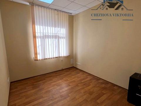 комерційна за адресою Батумська вул., 11