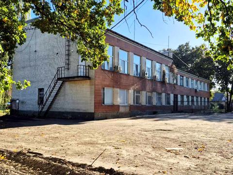 комерційна за адресою Металургів вул., 15