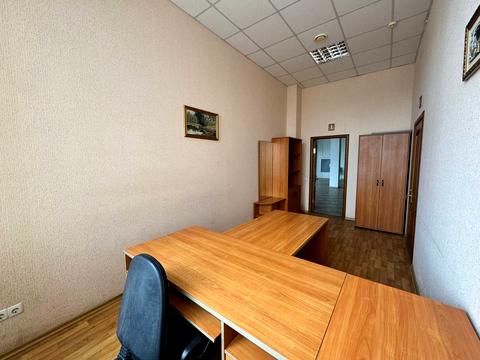 комерційна за адресою Івана Авраменка вул. (Корнійчука), 4