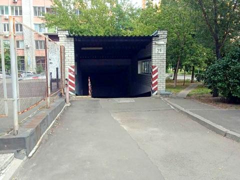 комерційна за адресою Анни Ахматової вул., 35в