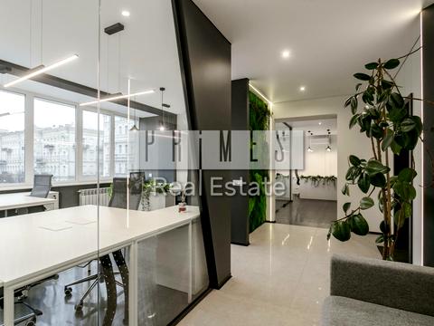 комерційна за адресою Володимирська вул., 51/53