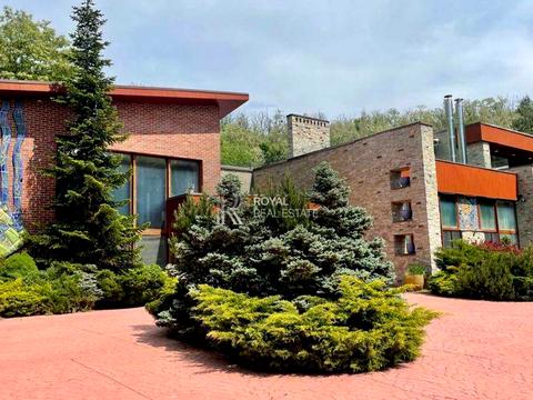 дом по адресу Тиханська